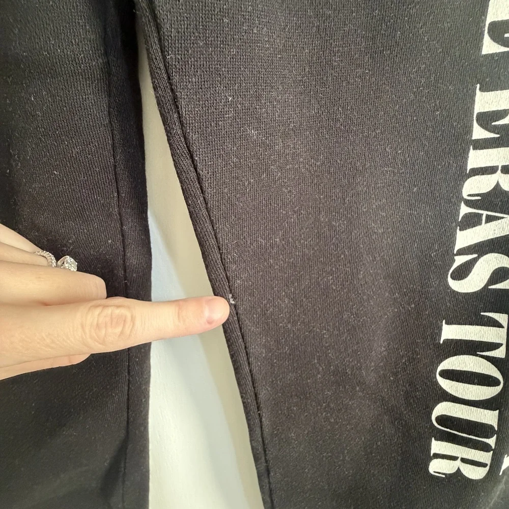 Taylor Swift The Eras Tour Black Jogger Sweatpants Size L - Picture 4 of 8